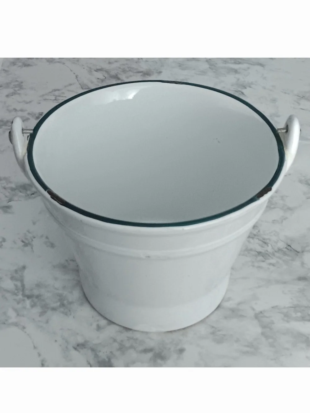 White Enamel Farmhouse Pail Bucket with Wooden Handle – Rustic Decor